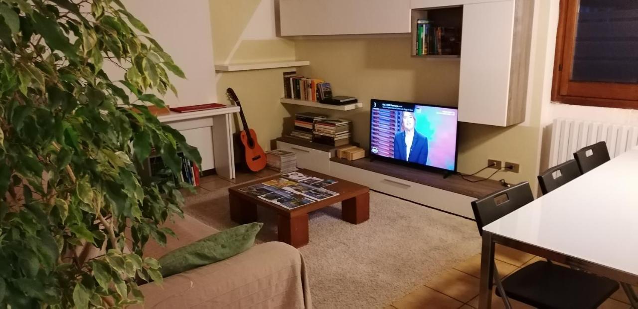 オメーニャCasa Avezzaアパートメント エクステリア 写真